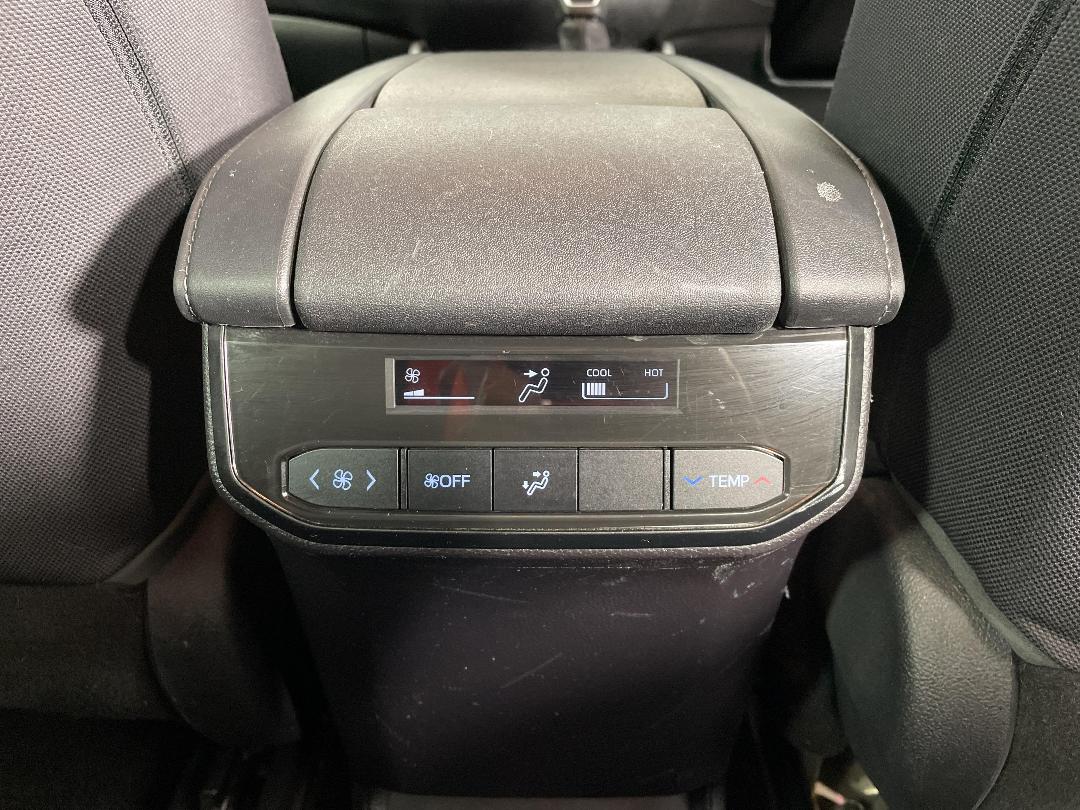 Photo '37' of Toyota Highlander