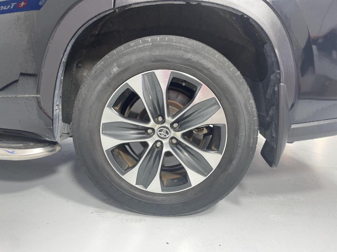 Photo '11' of Toyota Highlander