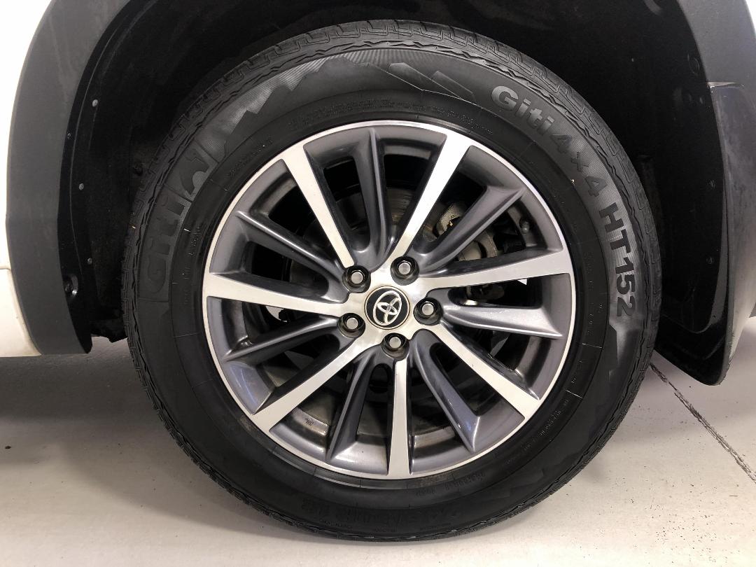 Photo '11' of Toyota Highlander