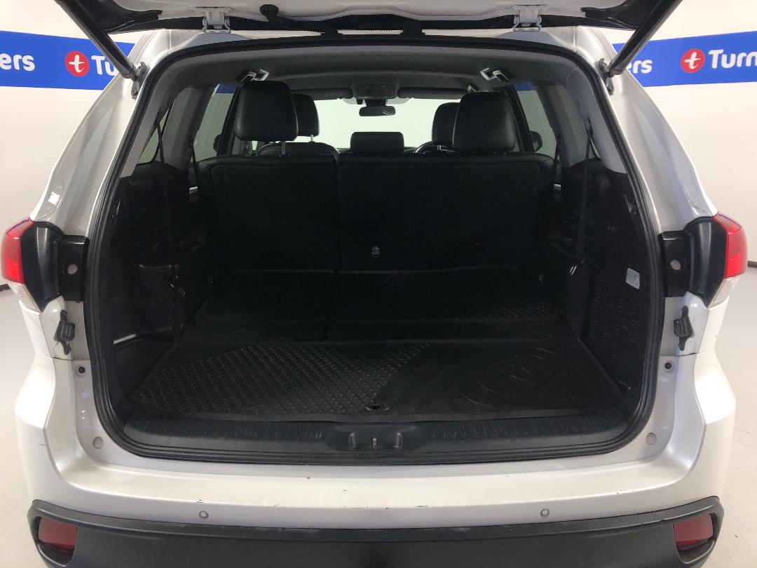 Photo '14' of Toyota Highlander