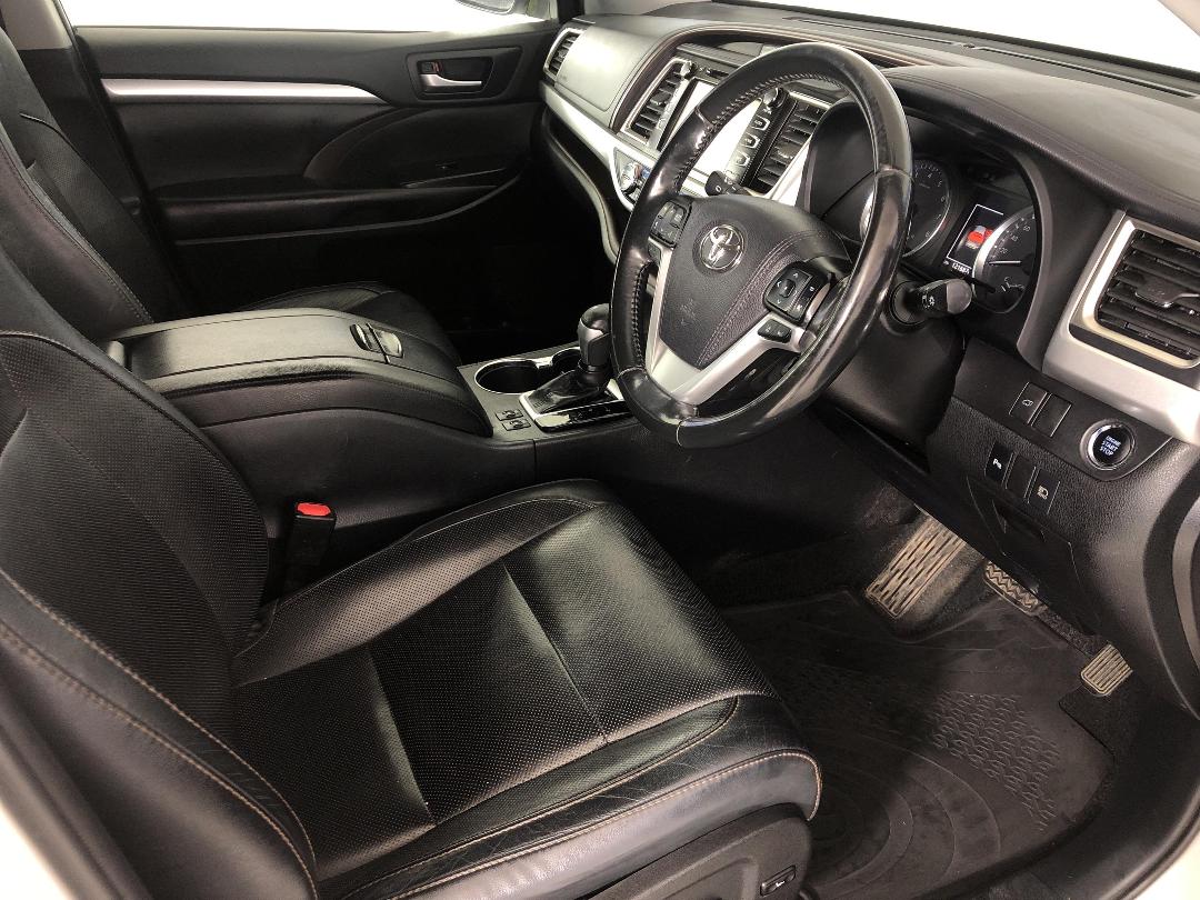 Photo '16' of Toyota Highlander