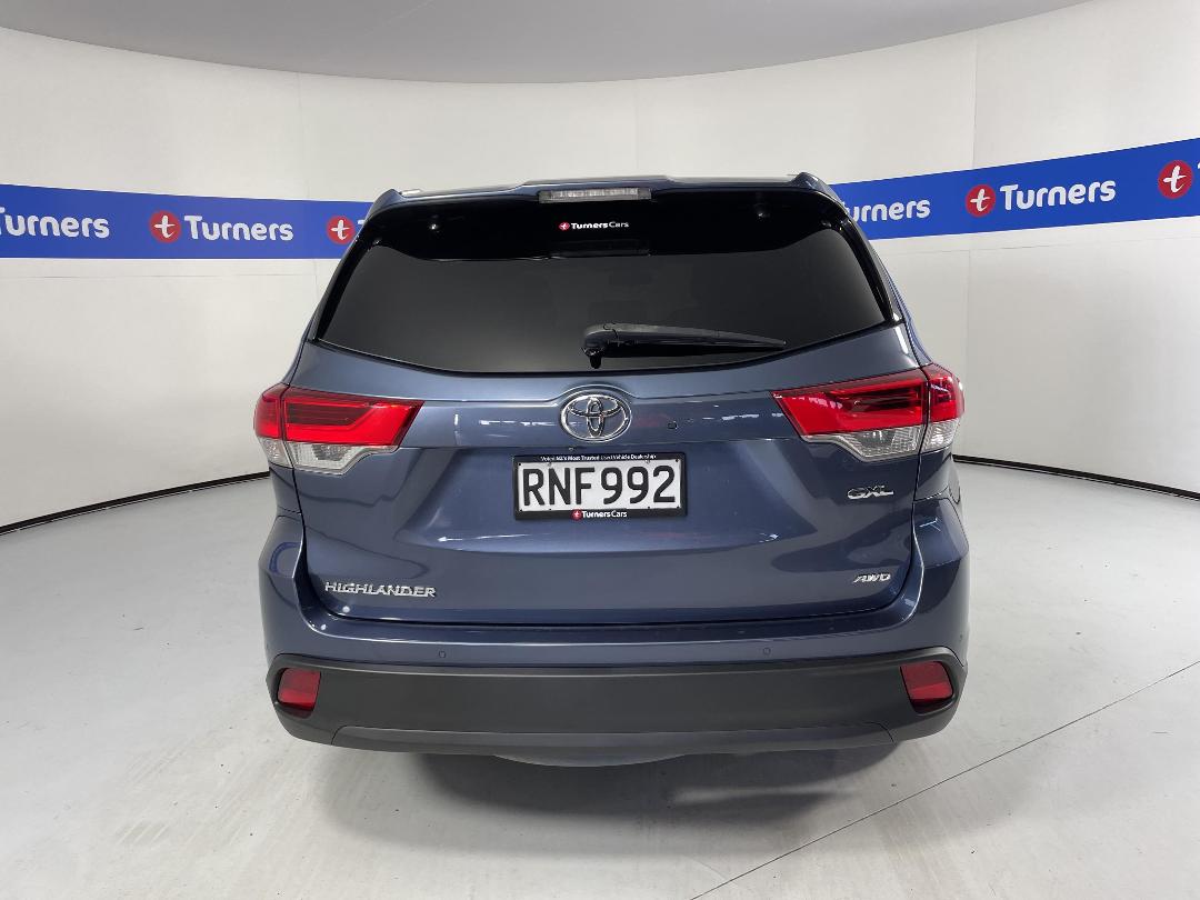 Photo '6' of Toyota Highlander