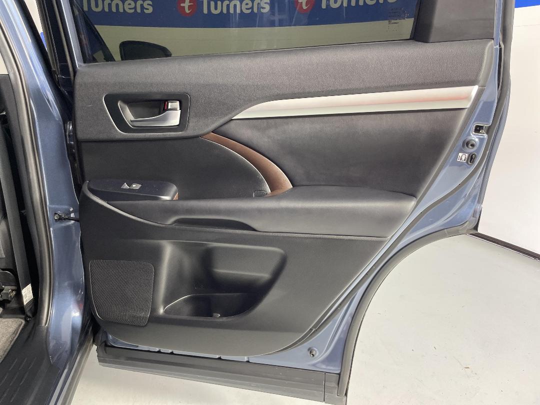 Photo '19' of Toyota Highlander