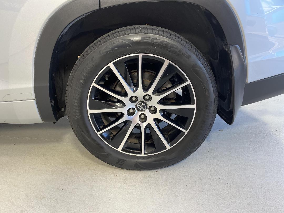 Photo '11' of Toyota Highlander