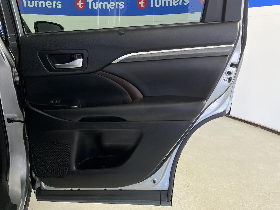 Photo '19' of Toyota Highlander