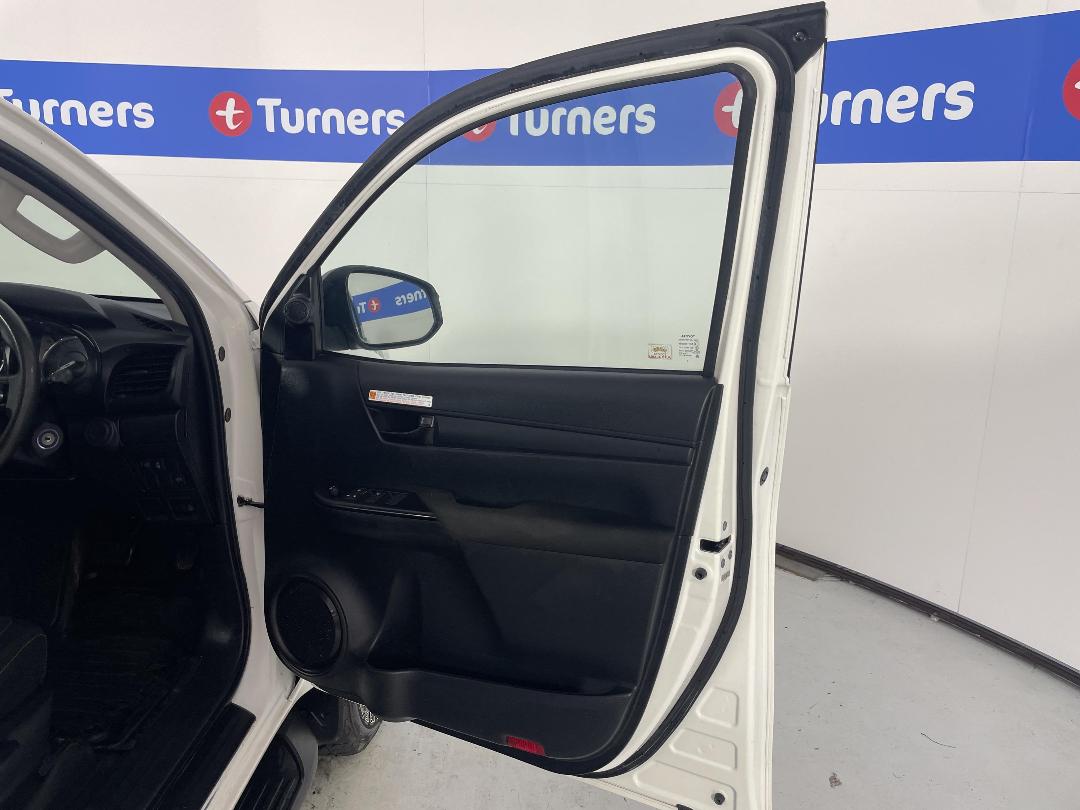 Photo '15' of Toyota Hilux Photo '15' of Toyota Hilux