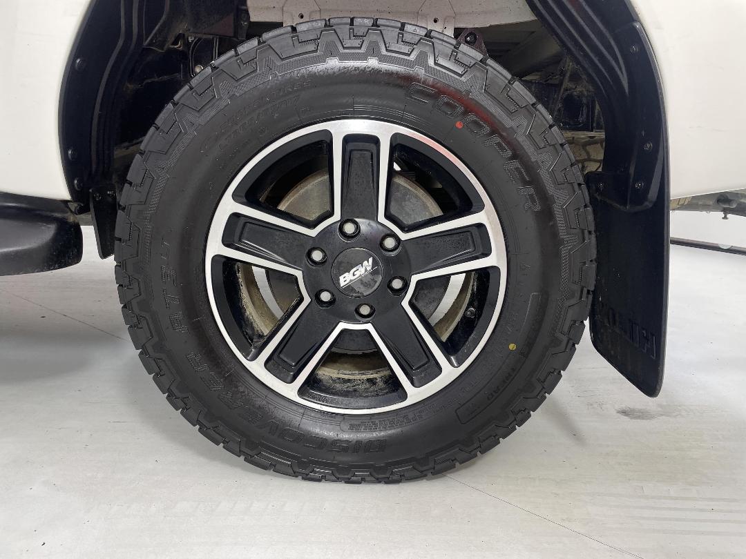 Photo '11' of Toyota Hilux