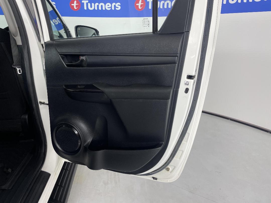 Photo '19' of Toyota Hilux