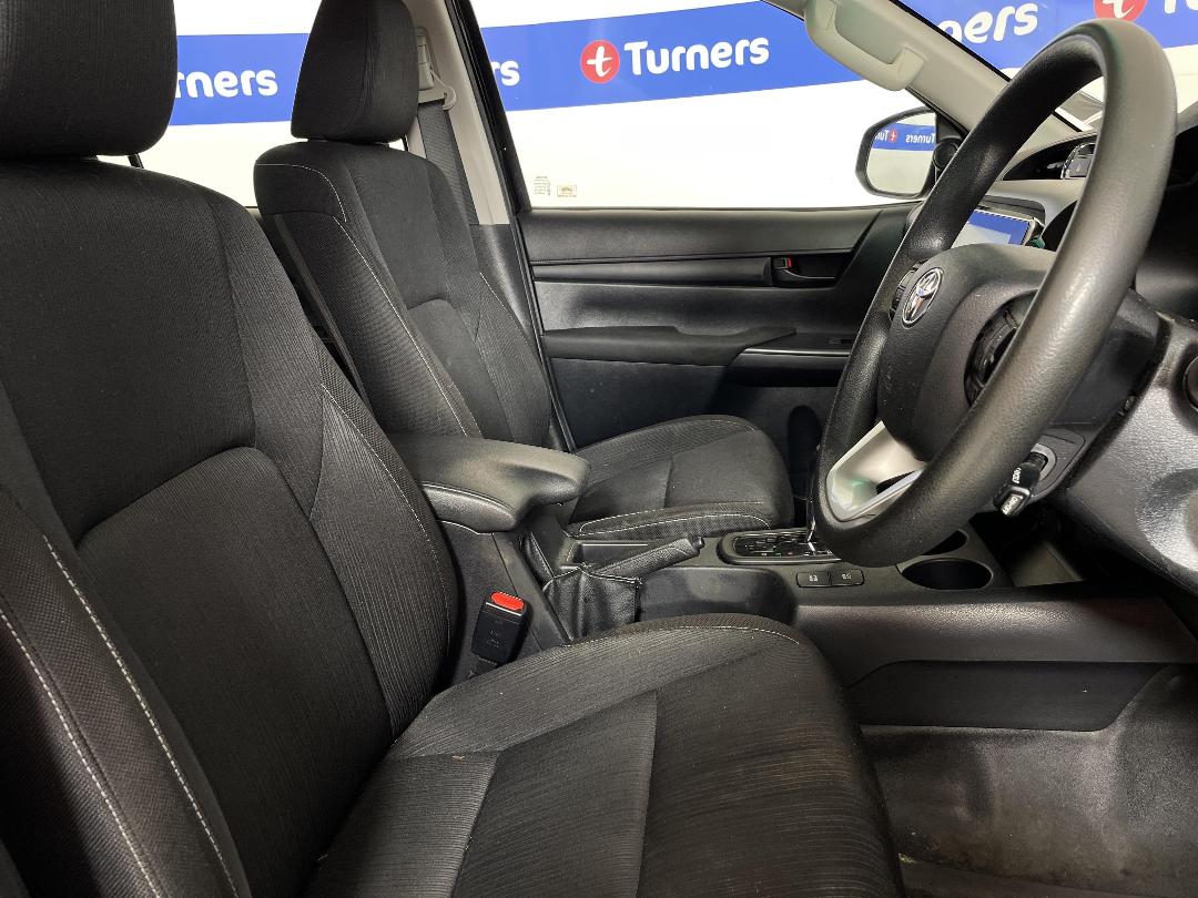 Photo '16' of Toyota Hilux Photo '16' of Toyota Hilux