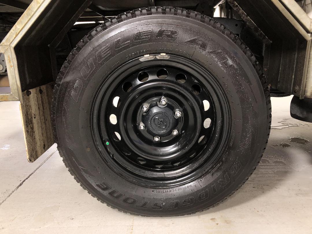 Photo '12' of Toyota Hilux