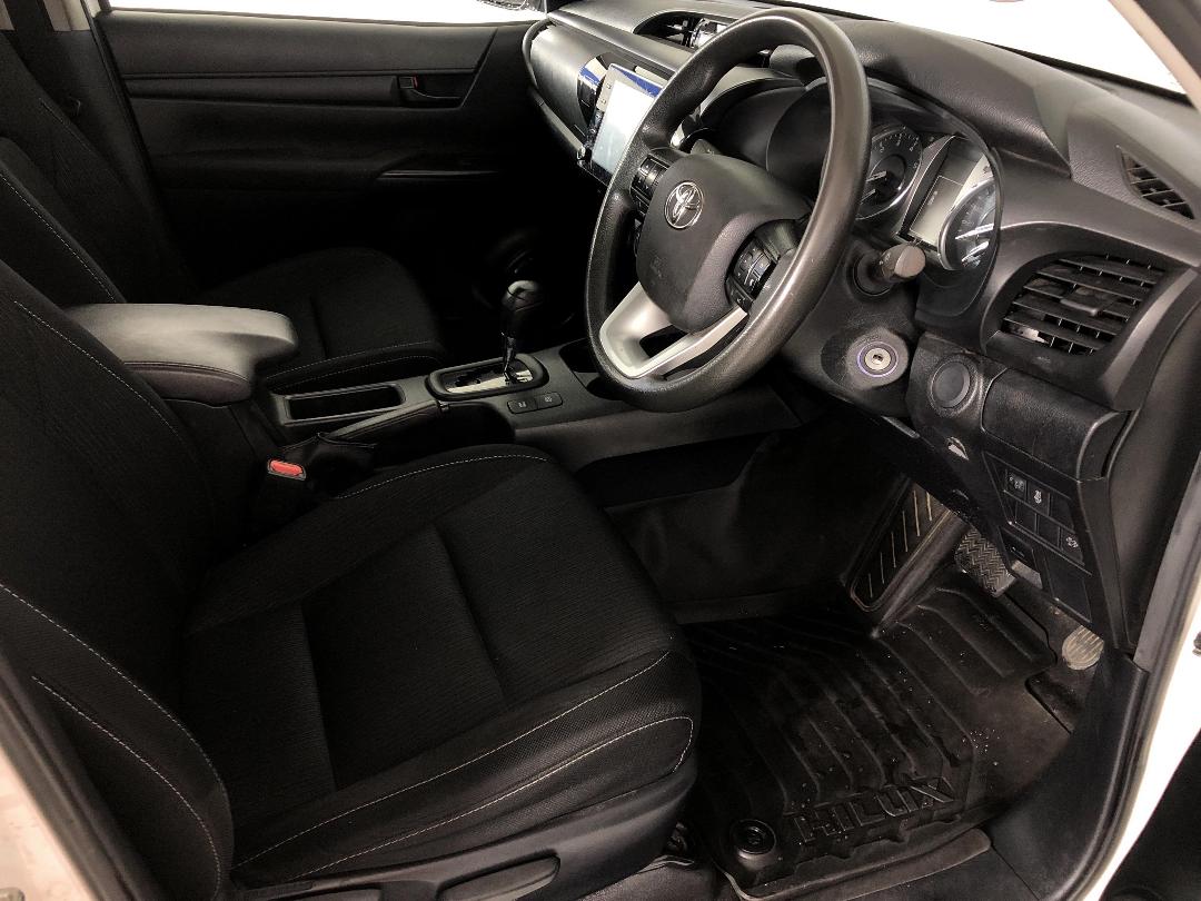 Photo '16' of Toyota Hilux