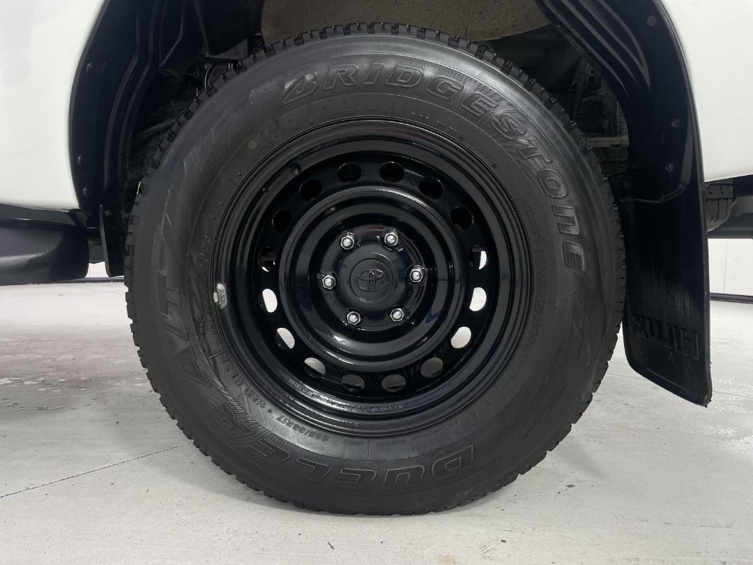 Photo '11' of Toyota Hilux