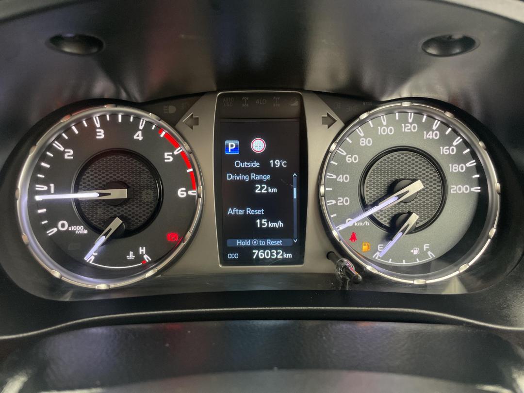 Photo '21' of Toyota Hilux