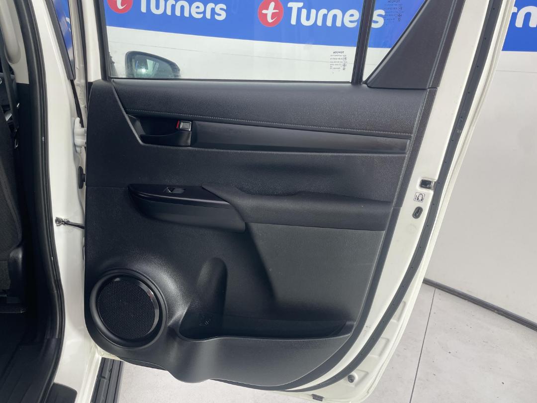 Photo '19' of Toyota Hilux