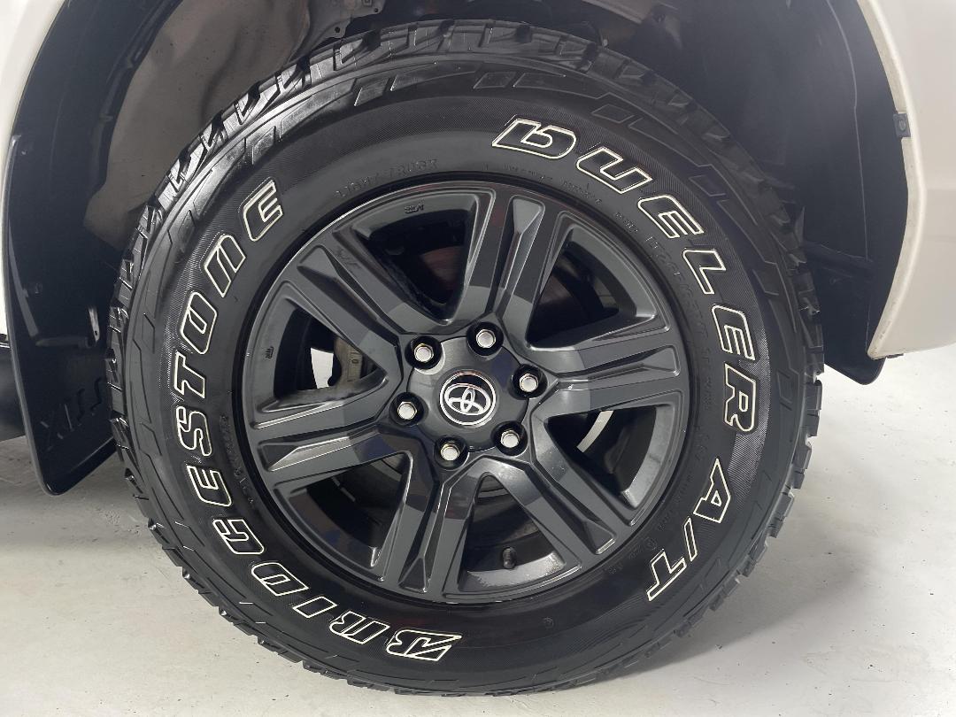 Photo '9' of Toyota Hilux