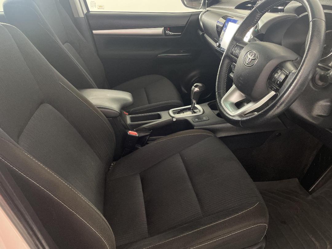 Photo '16' of Toyota Hilux