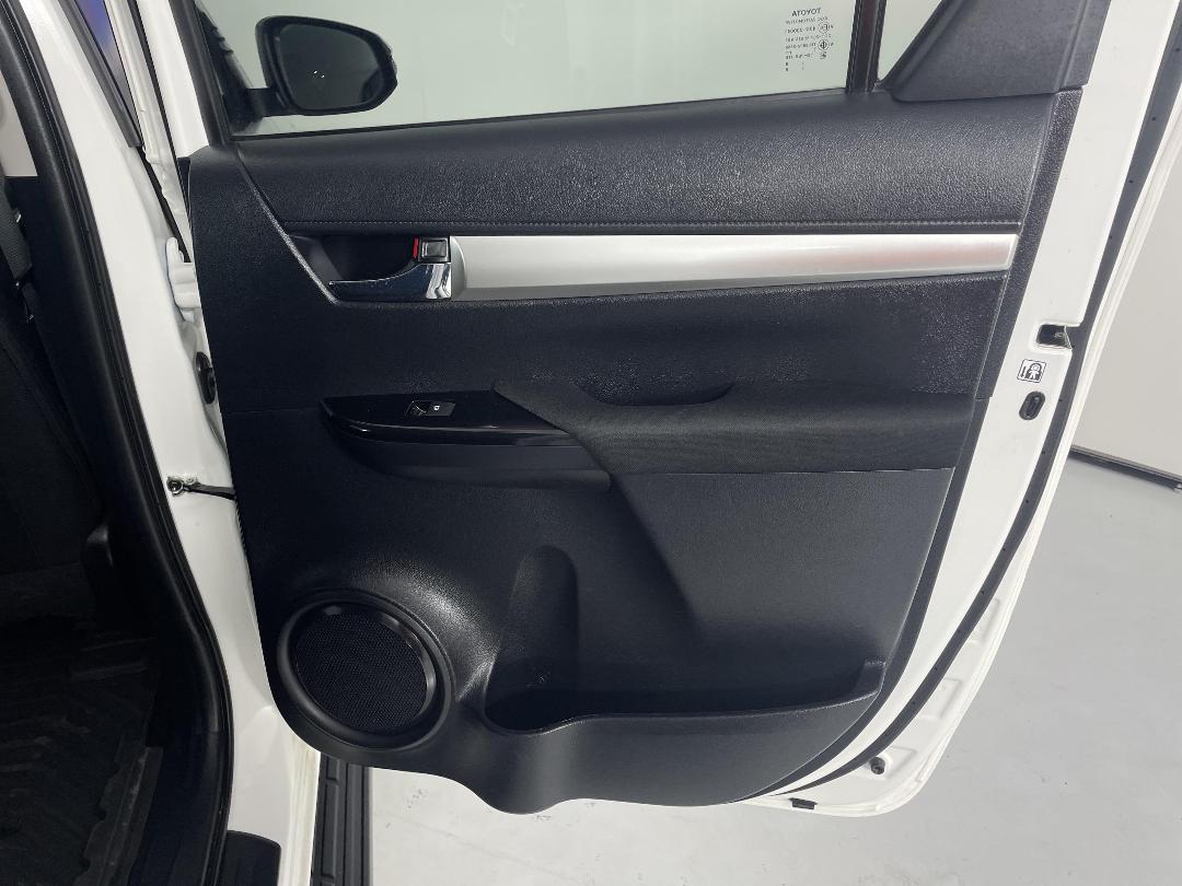 Photo '19' of Toyota Hilux