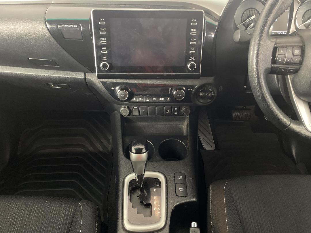 Photo '18' of Toyota Hilux