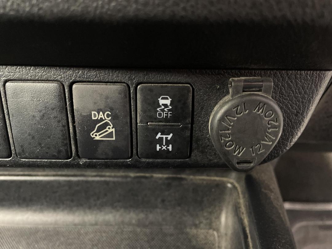 Photo '28' of Toyota Hilux