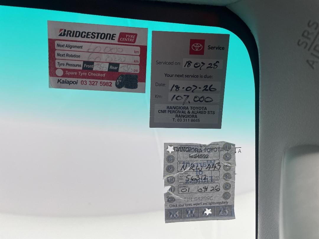 Photo '32' of Toyota Hilux