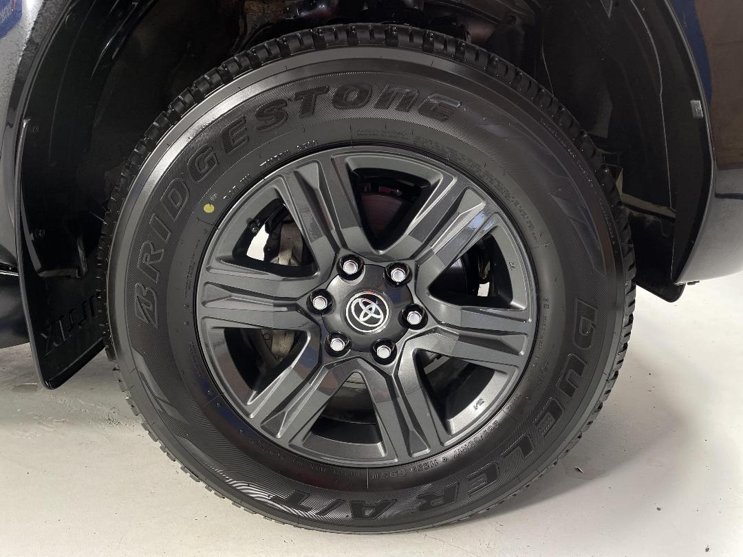 Photo '9' of Toyota Hilux