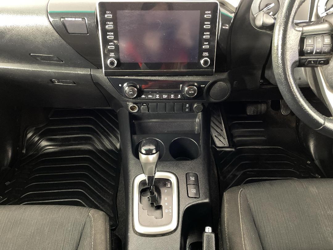 Photo '18' of Toyota Hilux