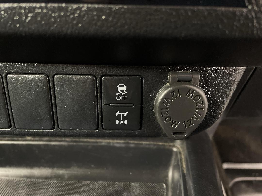 Photo '28' of Toyota Hilux