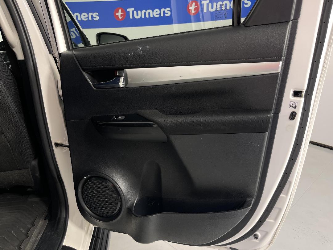 Photo '19' of Toyota Hilux