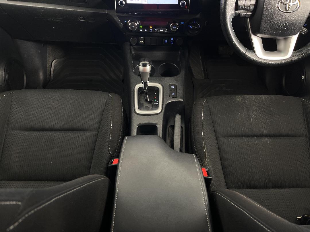 Photo '18' of Toyota Hilux