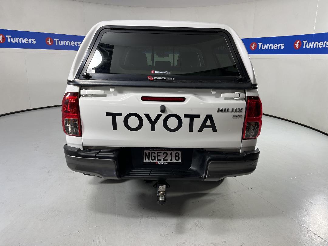 Photo '6' of Toyota Hilux