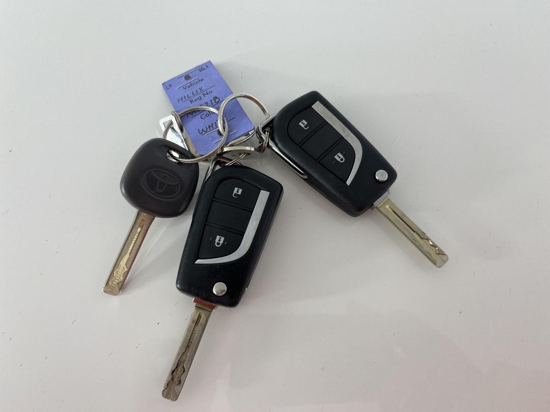 Photo '22' of Toyota Hilux