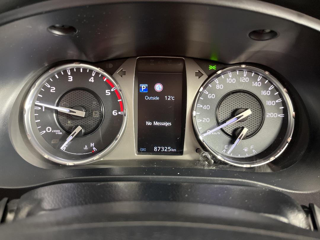 Photo '21' of Toyota Hilux