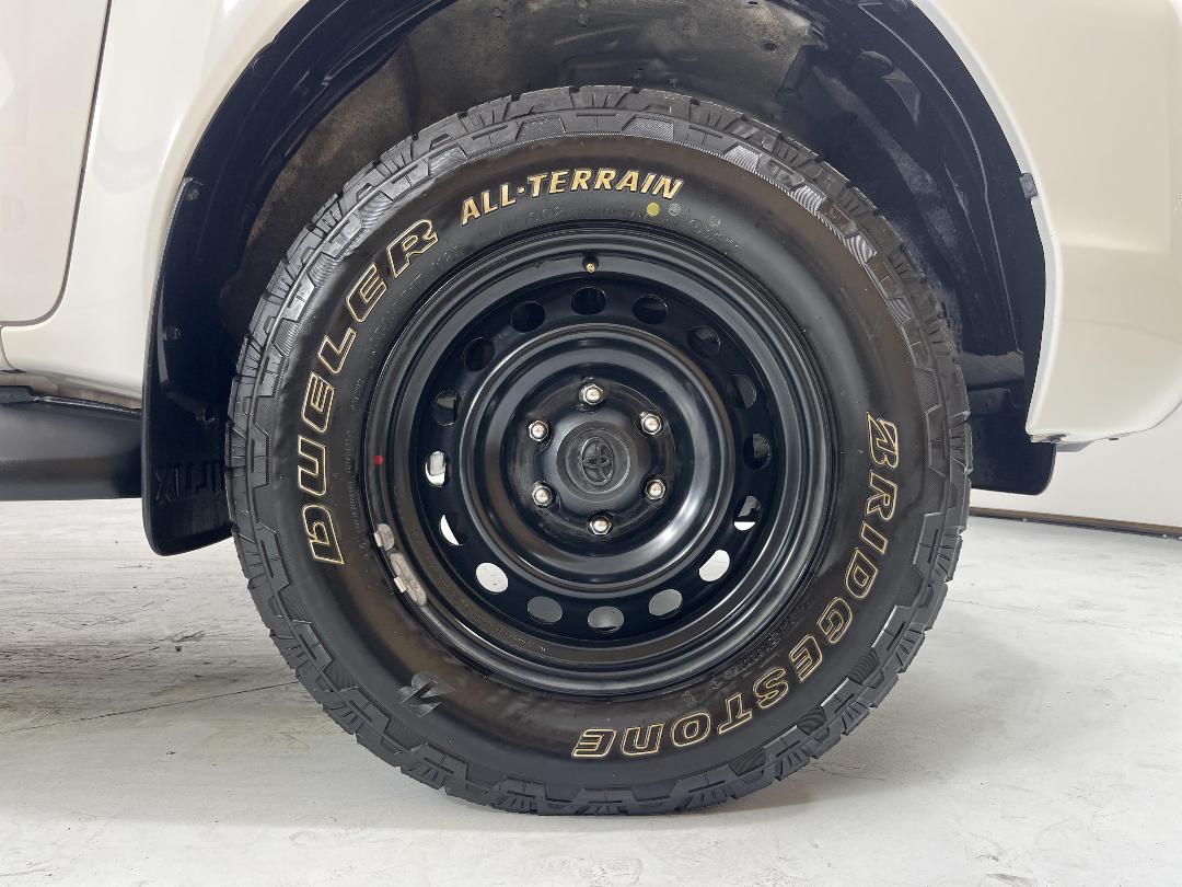 Photo '9' of Toyota Hilux