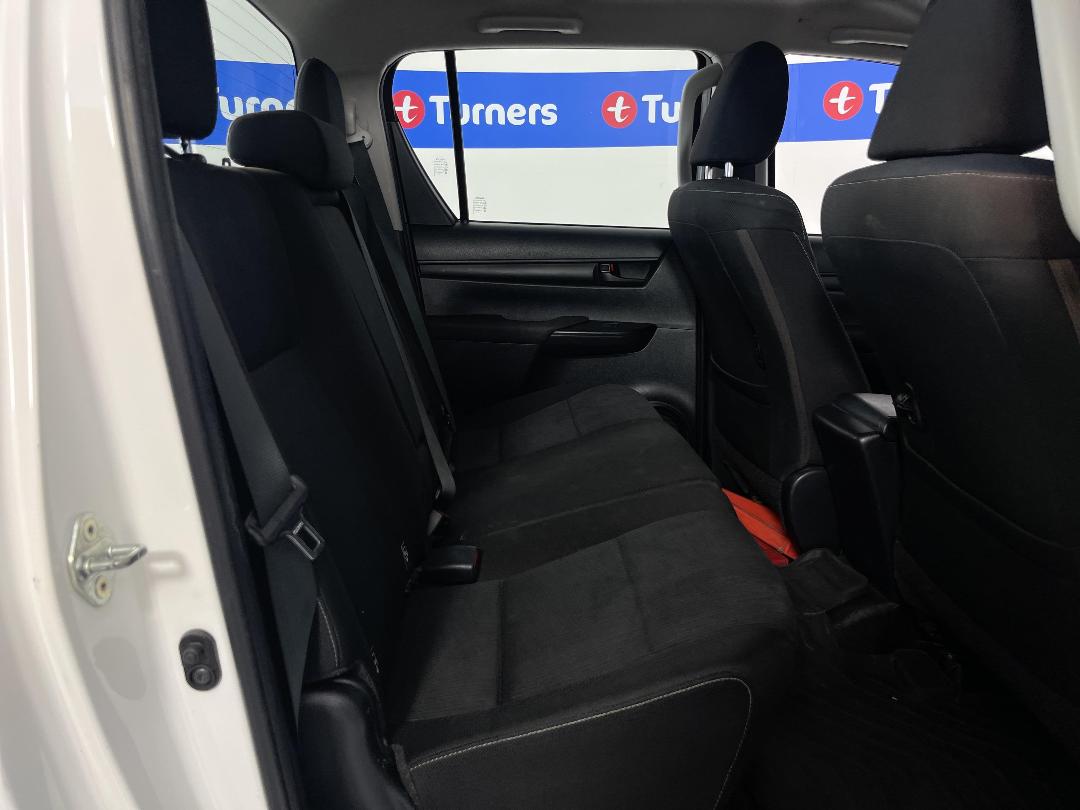 Photo '19' of Toyota Hilux