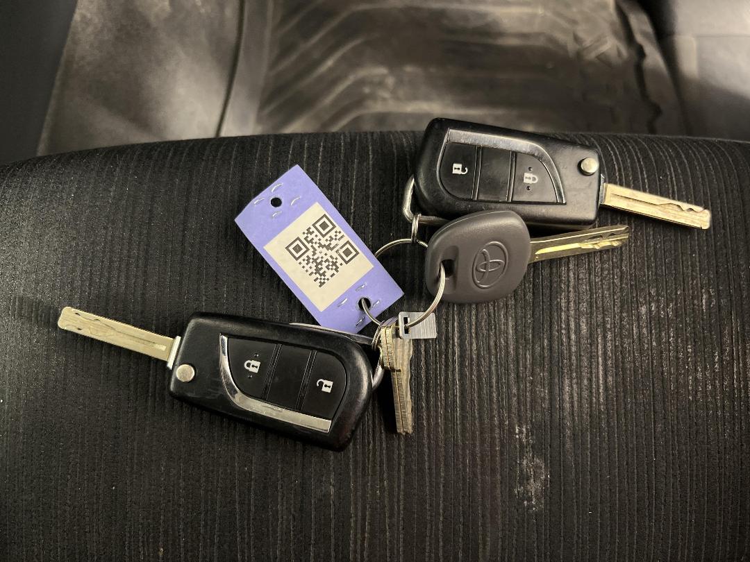 Photo '21' of Toyota Hilux