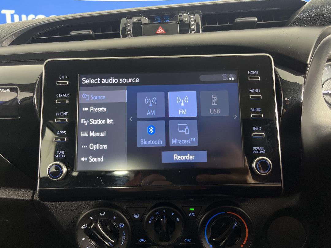 Photo '24' of Toyota Hilux