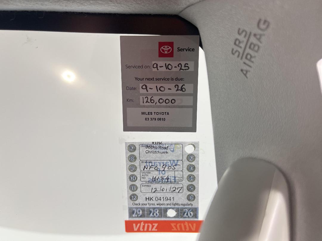 Photo '35' of Toyota Hilux