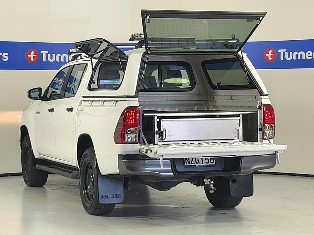 Photo '22' of Toyota Hilux