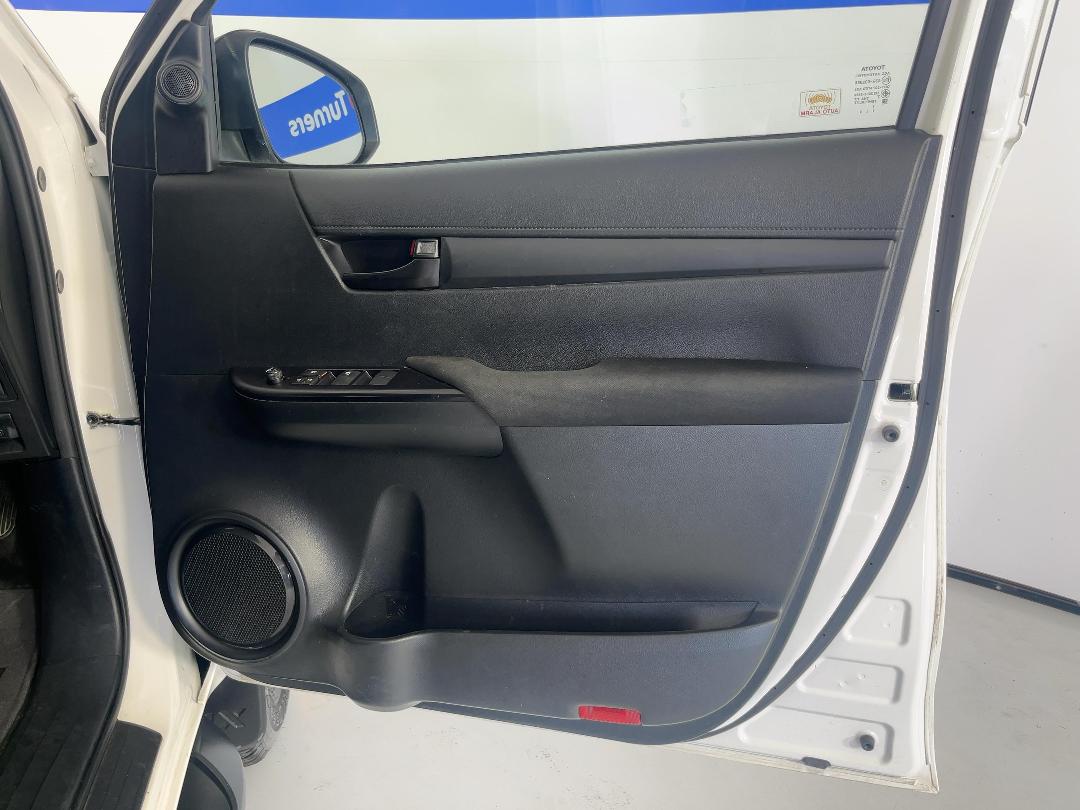 Photo '14' of Toyota Hilux