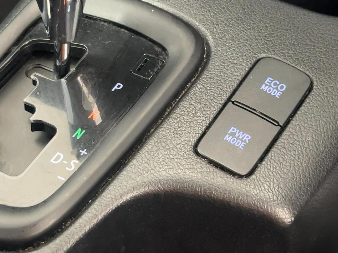 Photo '33' of Toyota Hilux