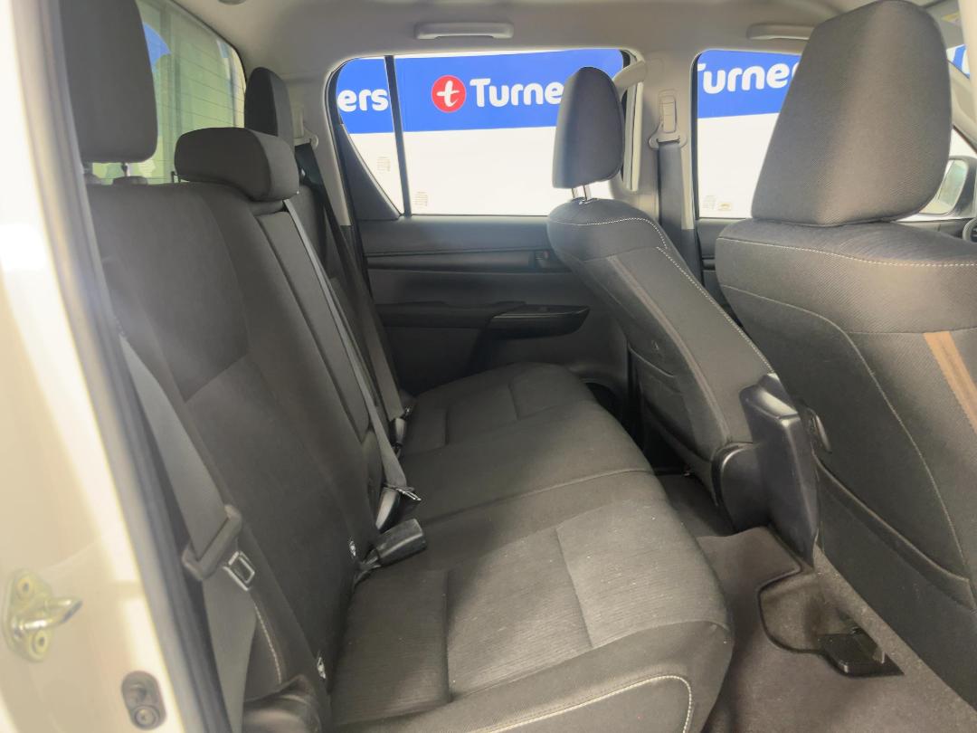 Photo '19' of Toyota Hilux