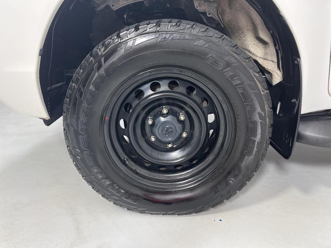 Photo '10' of Toyota Hilux