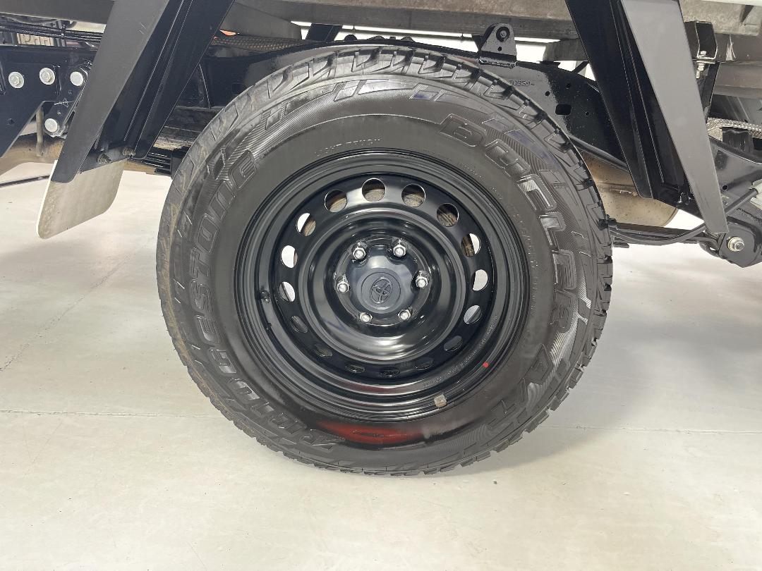 Photo '12' of Toyota Hilux