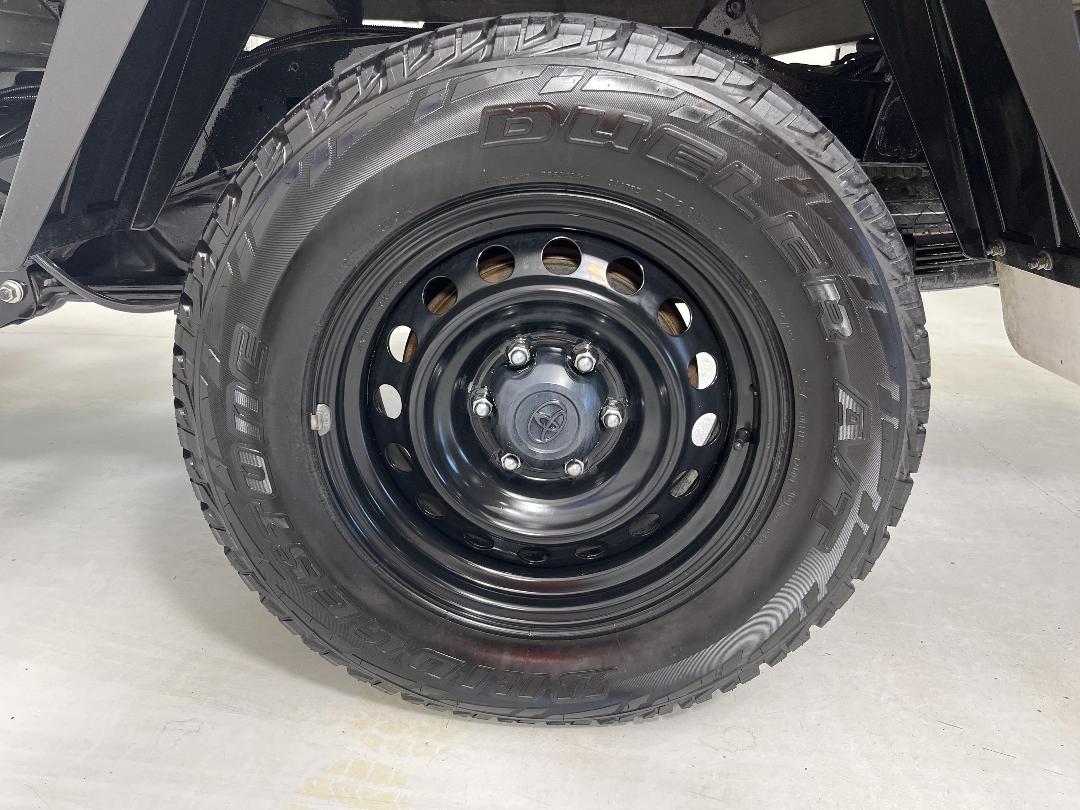 Photo '11' of Toyota Hilux