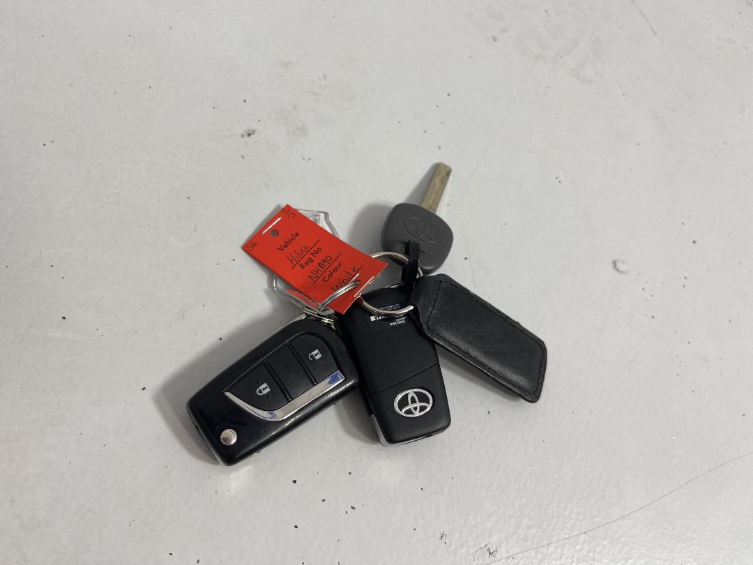 Photo '22' of Toyota Hilux