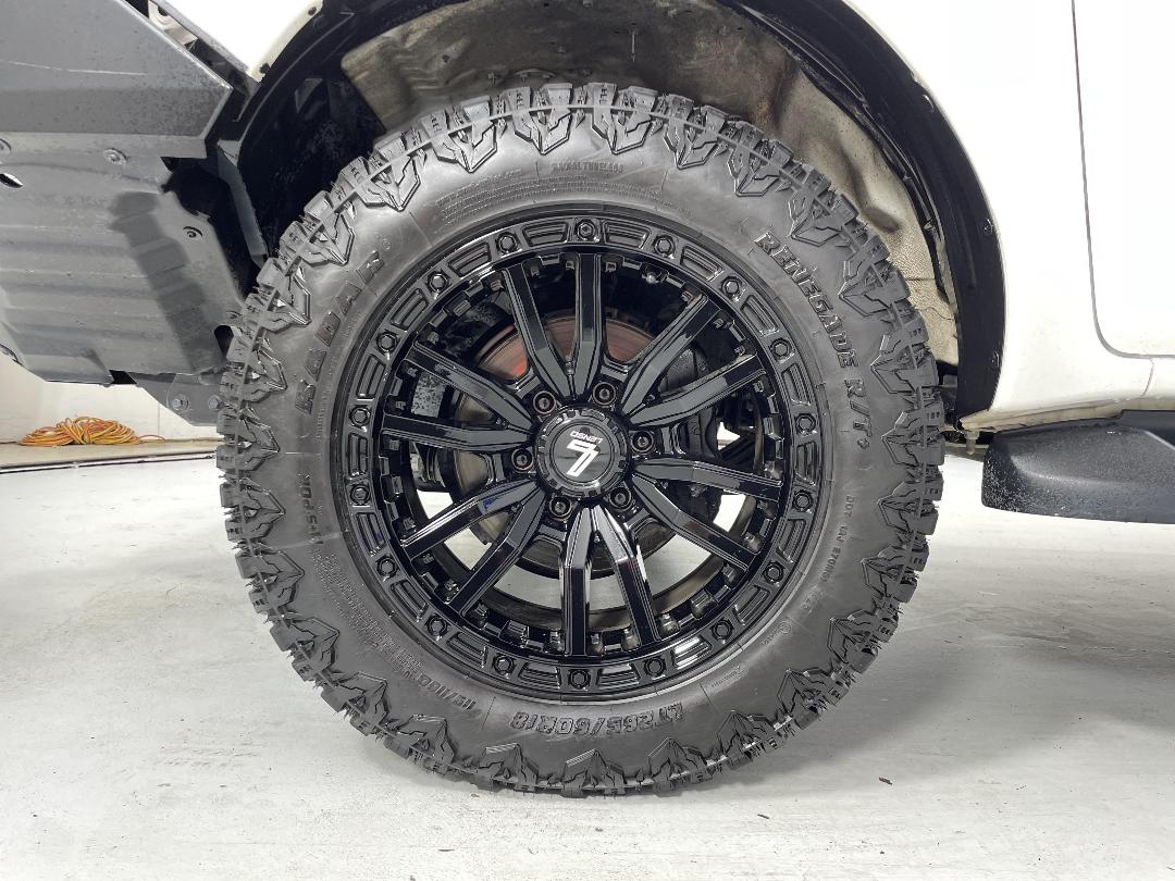 Photo '10' of Toyota Hilux