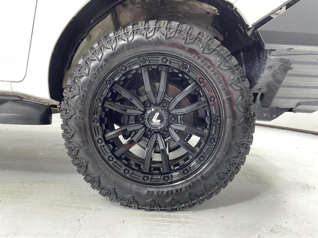 Photo '9' of Toyota Hilux