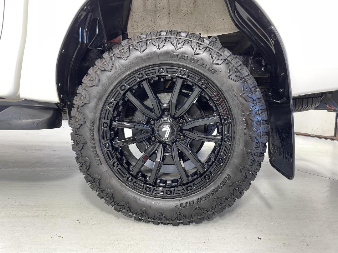 Photo '11' of Toyota Hilux