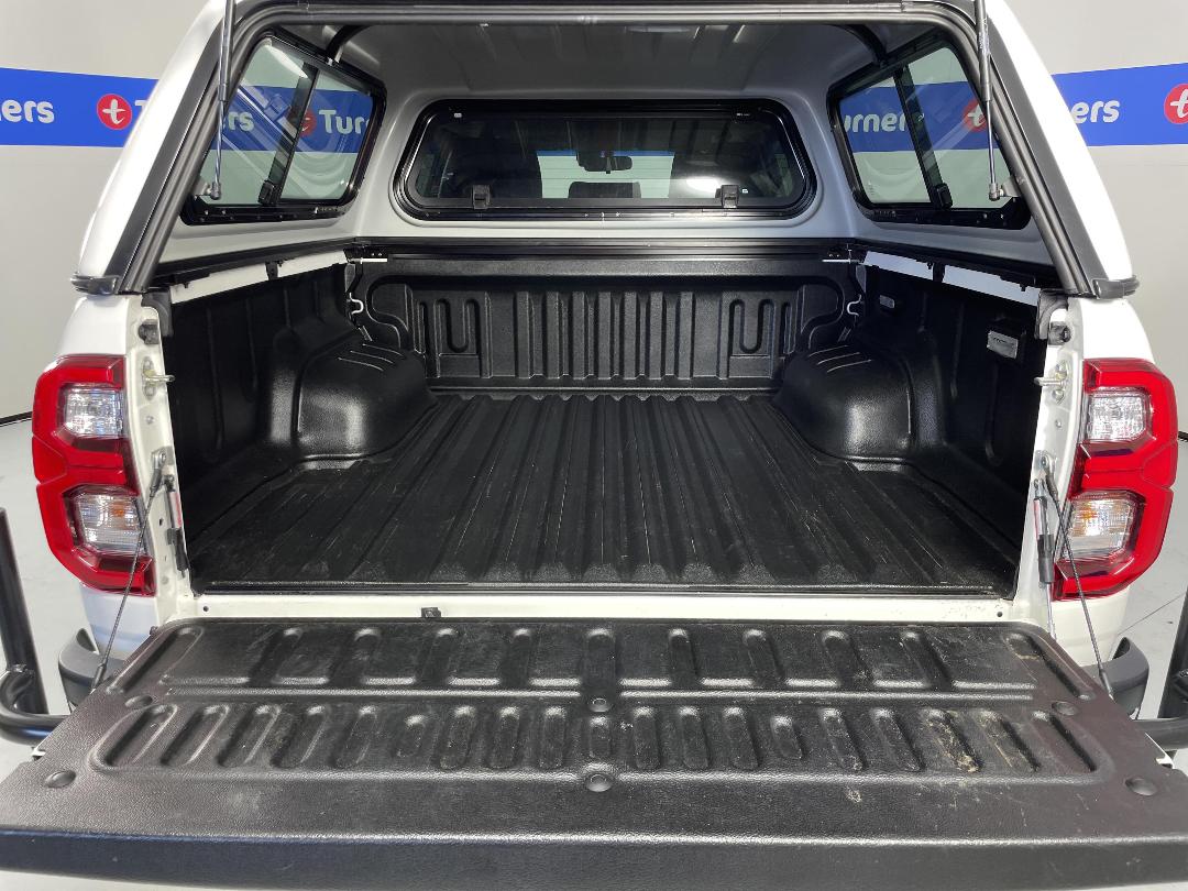 Photo '14' of Toyota Hilux