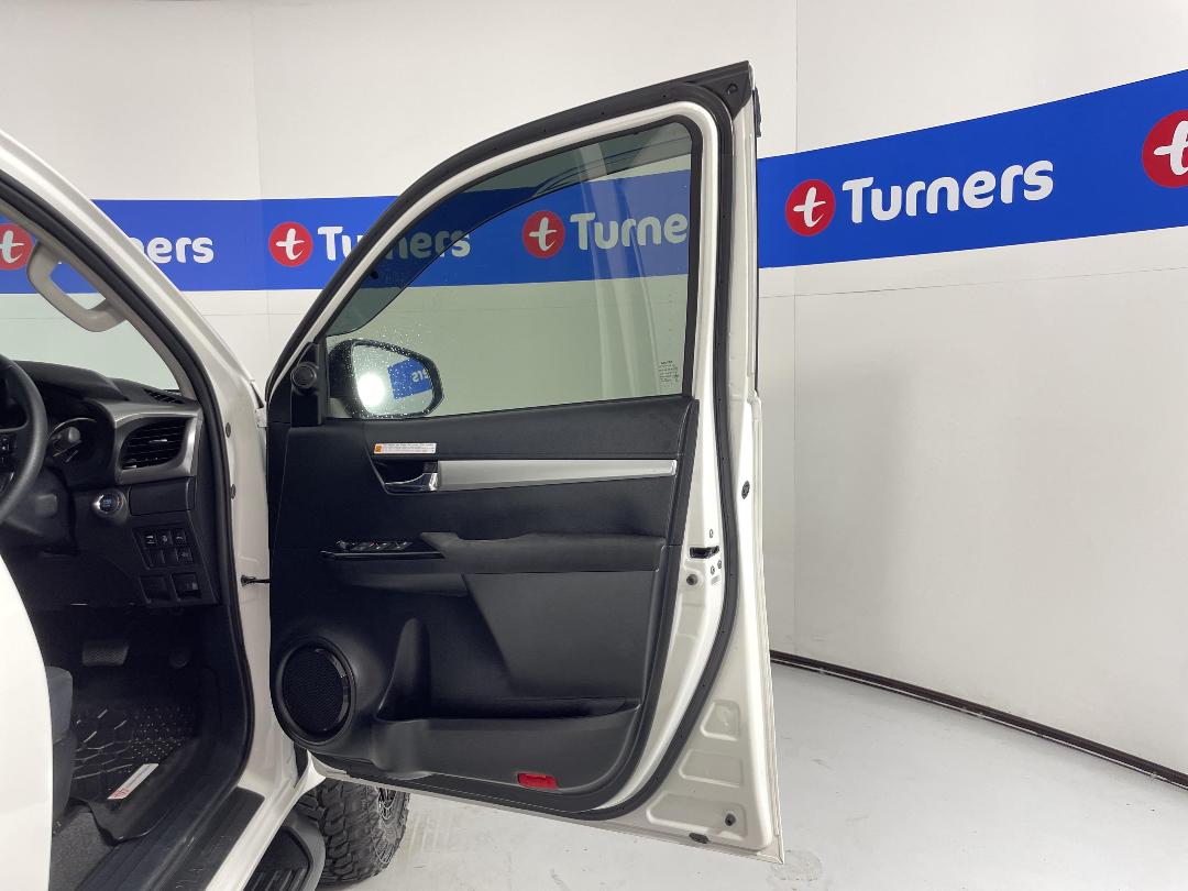 Photo '15' of Toyota Hilux